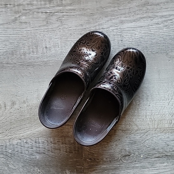 Women's Dansko size 37 shoes - Picture 2 of 4